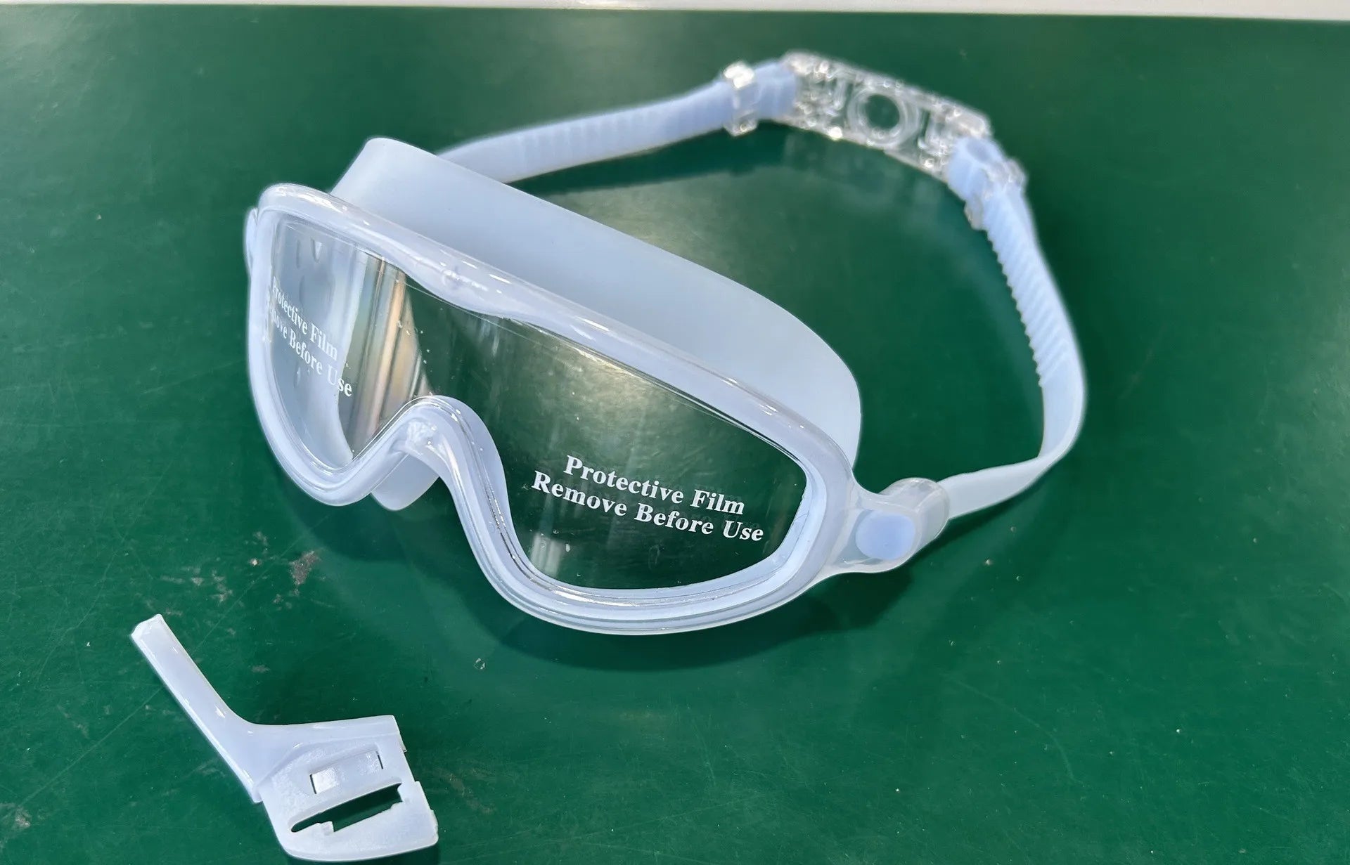 Kids' Anti-Fog Swimming Goggles - Large Frame HD Vision | DailyMuseGoods