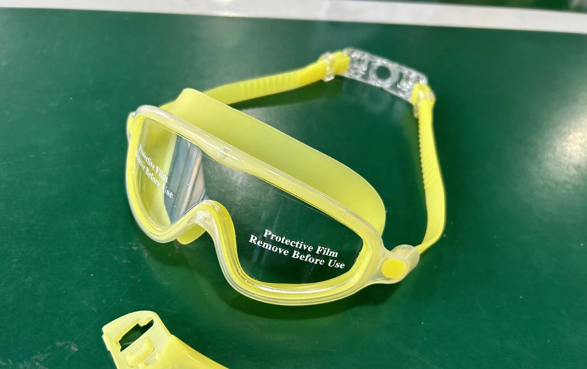 Kids' Anti-Fog Swimming Goggles - Large Frame HD Vision | DailyMuseGoods